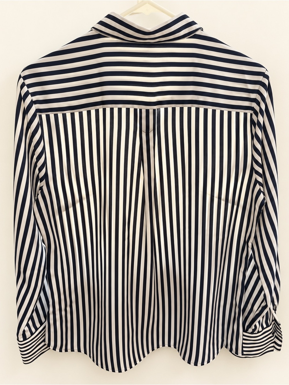 Banana Republic Factory Striped Navy and White Button-Down Shirt- Size M